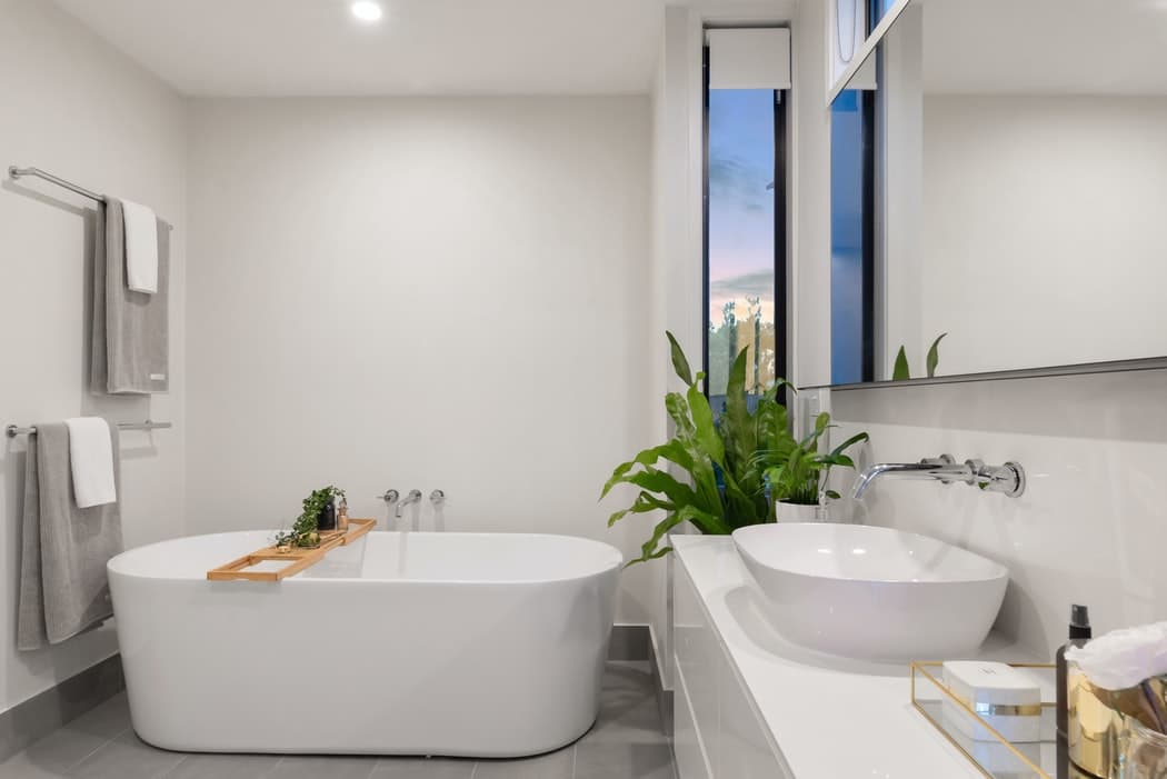 Best Shower Squeegees Feature Image