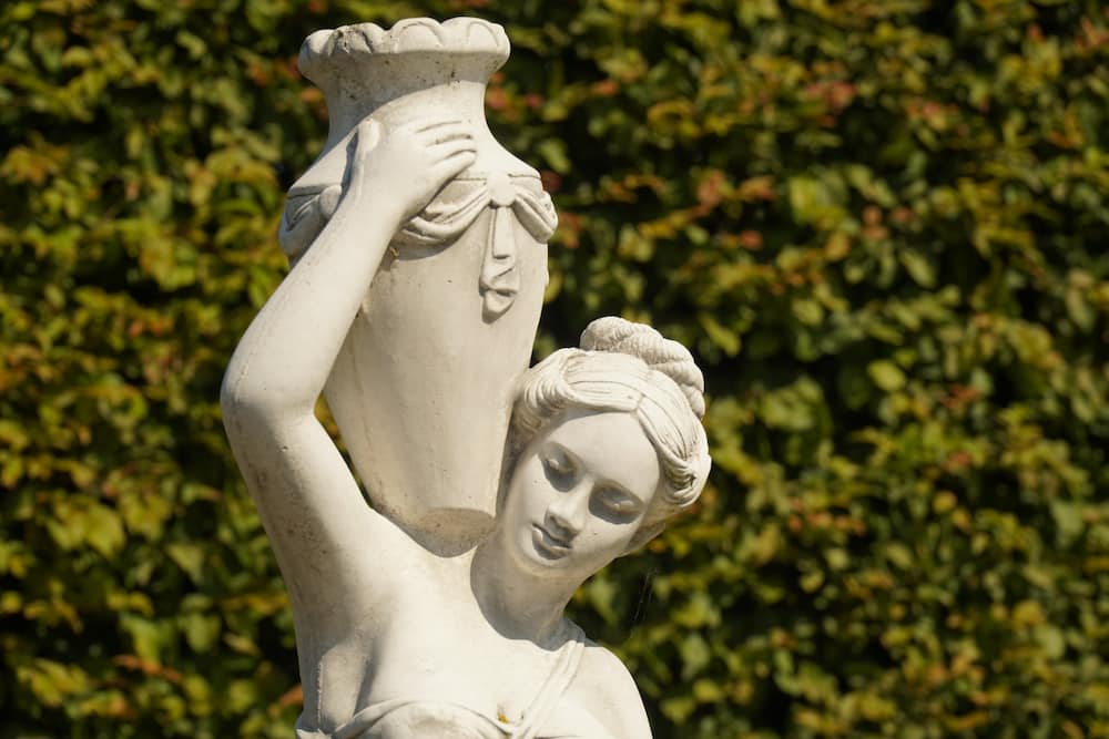 Die Besten Gartenstatuen Feature Image