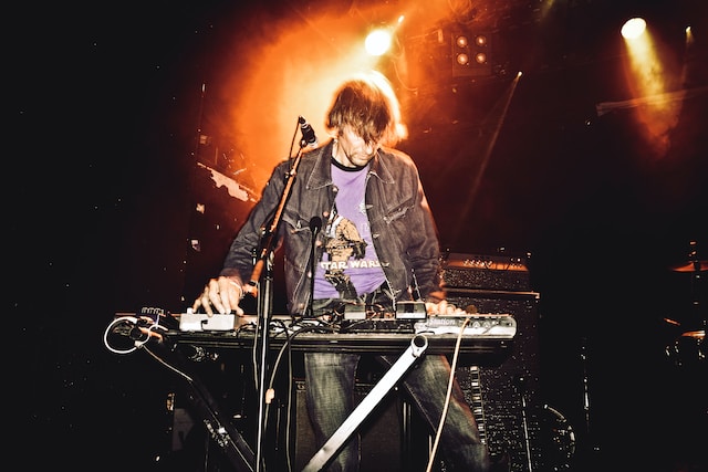 Synthesisers, Samplers & Digital Instruments Cover