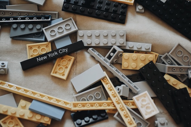 Building & Construction Toys Feature Image