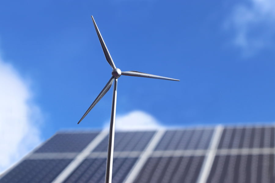 Énergie solaire et éolienne Cover